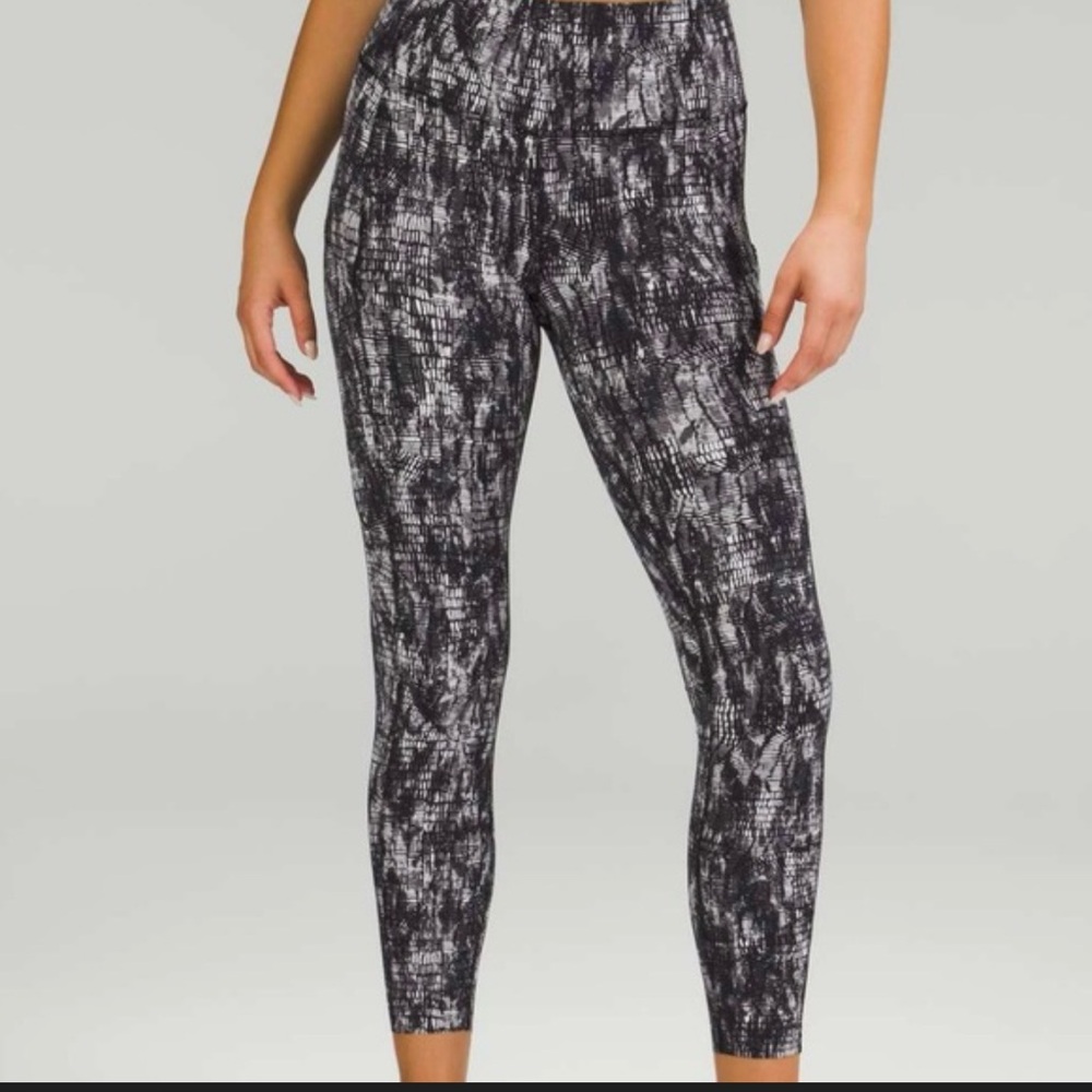 Lululemon Fast and Free Lino Slide Alpine White Black Leggings